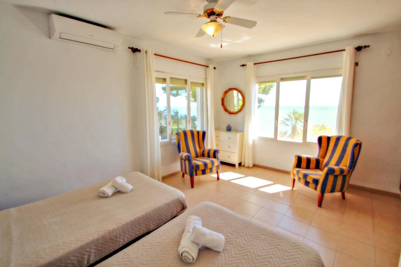 Celia - Oceanfront In Costa Blanca Villa *