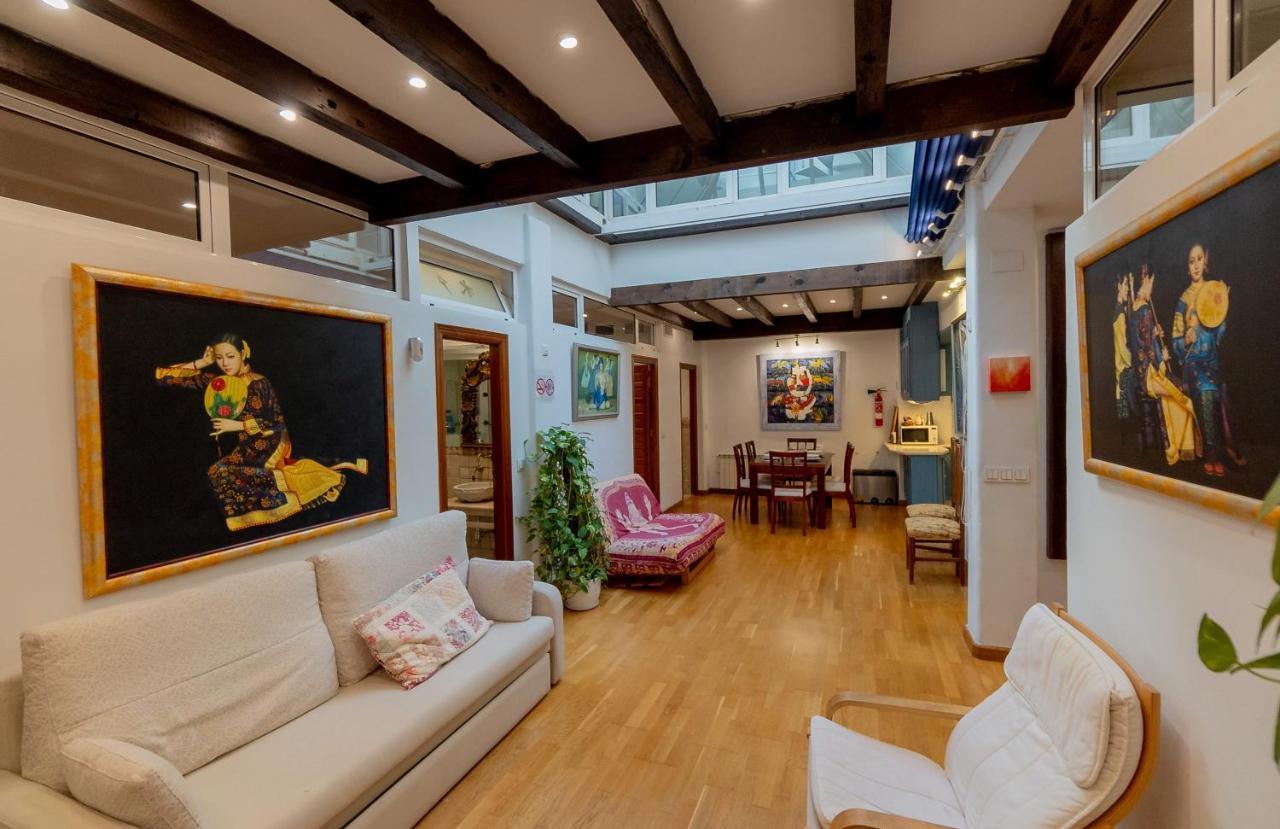 La Piramide Apartment