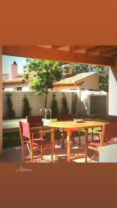 La Alberca Casa Con Jardin Y Piscina Tenzuela