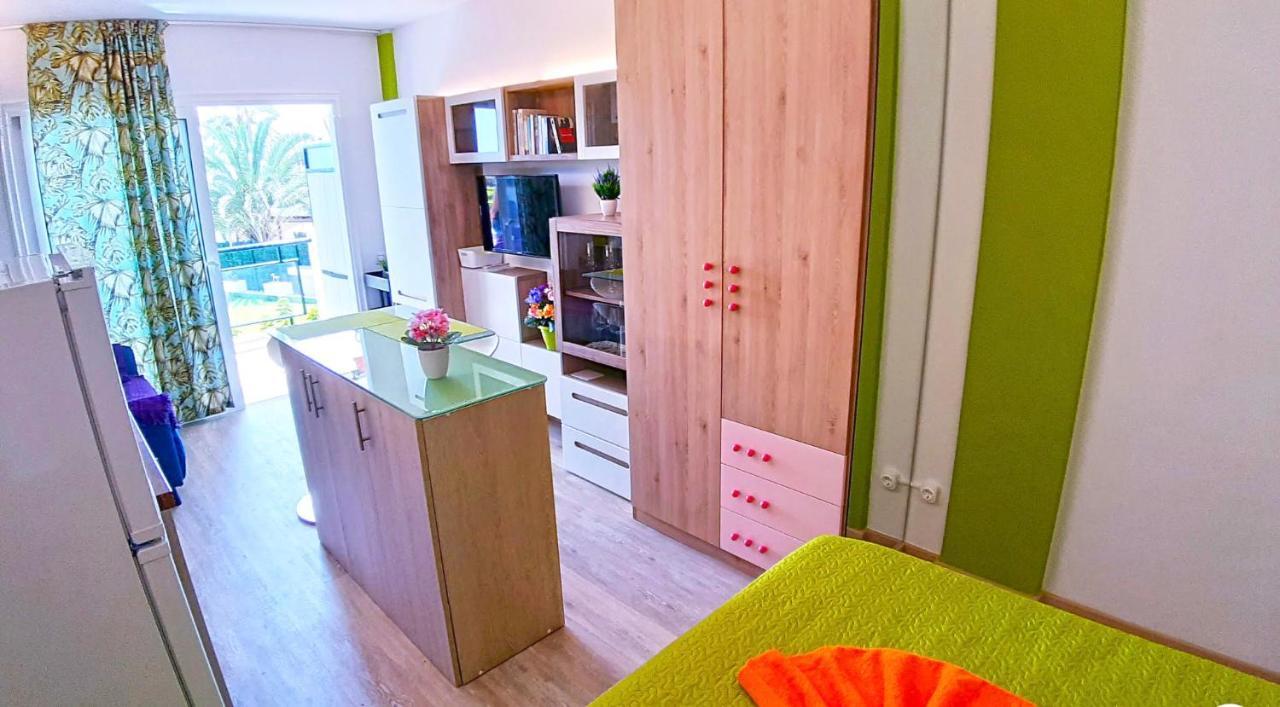 Ocean Coast Cristianos Comodoro Apartment *