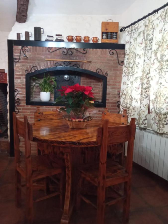 Casa Turistica Carmen, Con Chimenea, Amplia Zona De Jardin, Barbacoa, Piscina Y Garaje Holiday home Arenzana de Abajo
