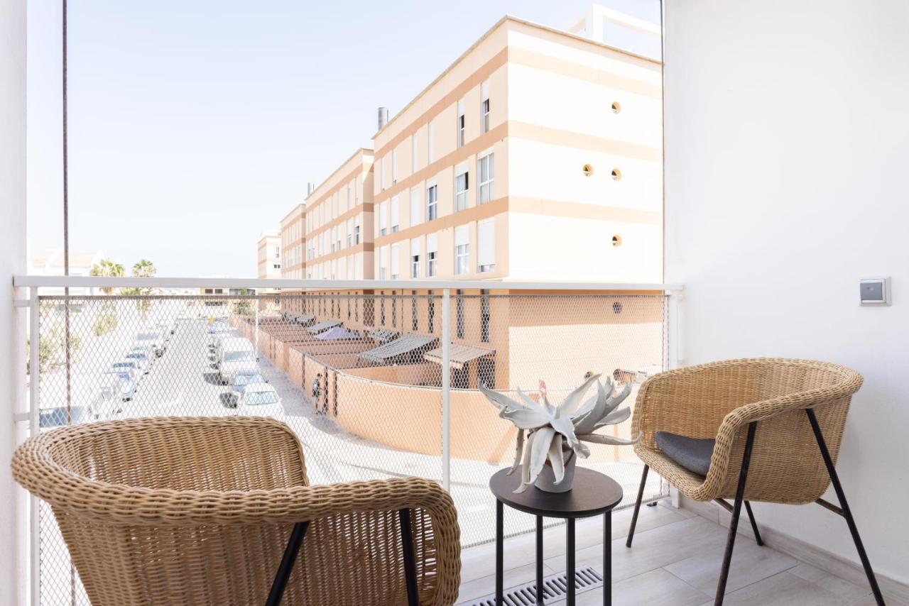 New 140m2 Loft-style Flat At Town Heart, 3 Beaches Close Casa Leon