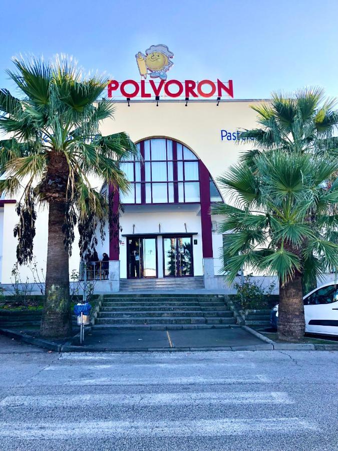 Don Polvorón 3*