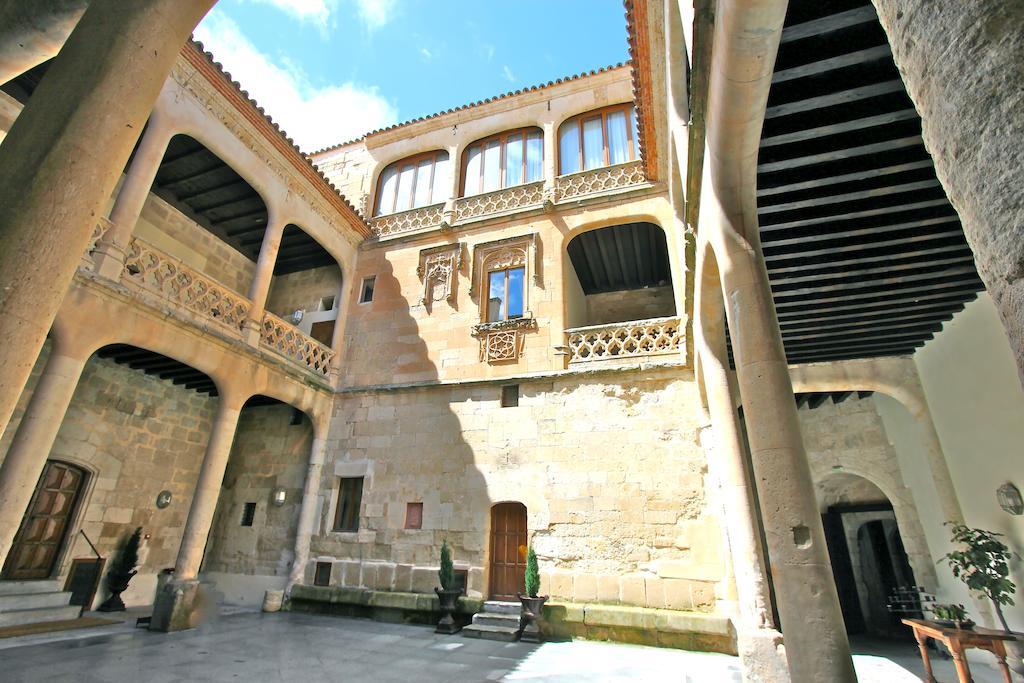 Real Castillo Del Buen Hotel Topas