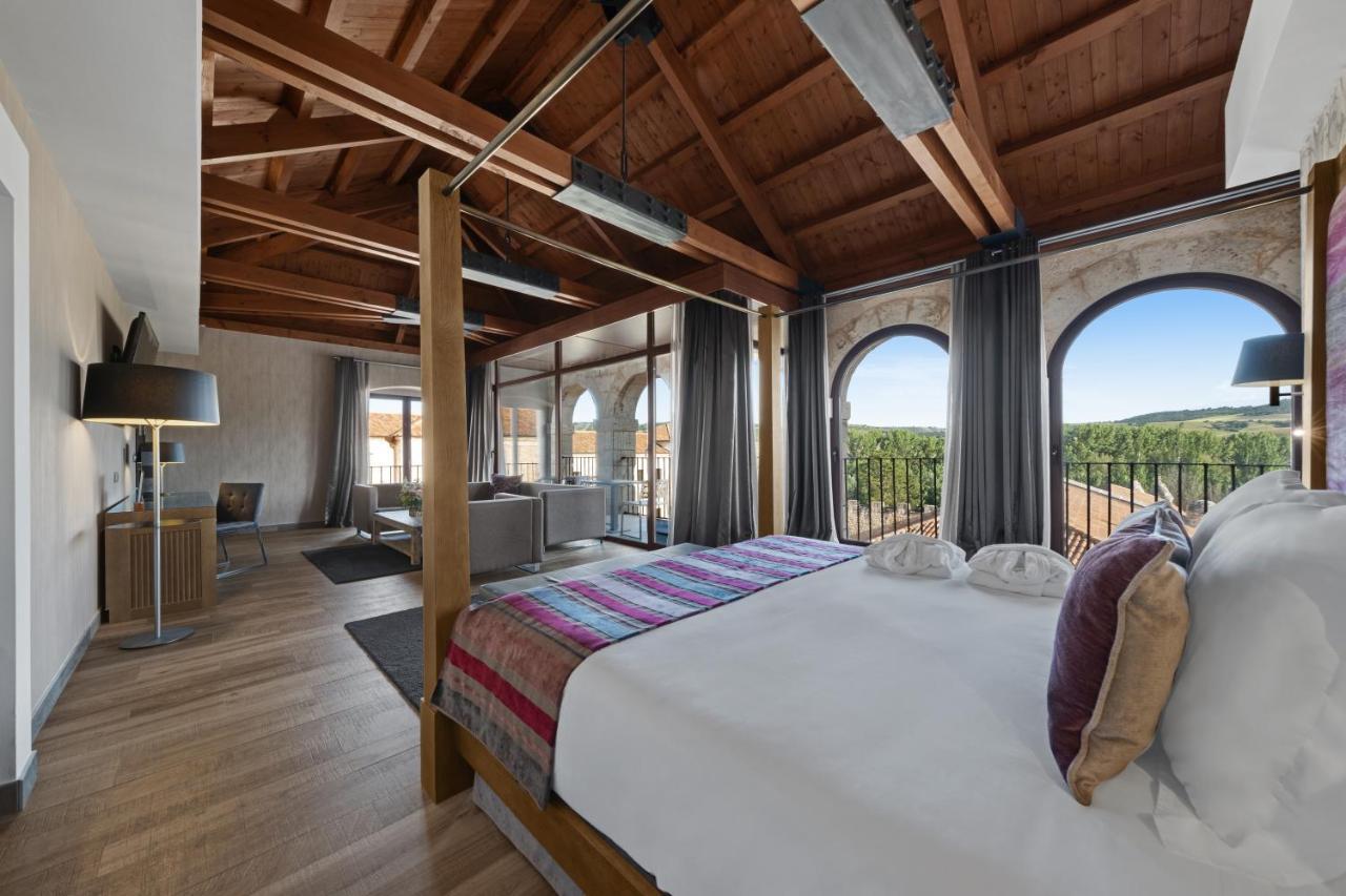 Hotel Castilla Termal Monasterio De Valbuena 5*