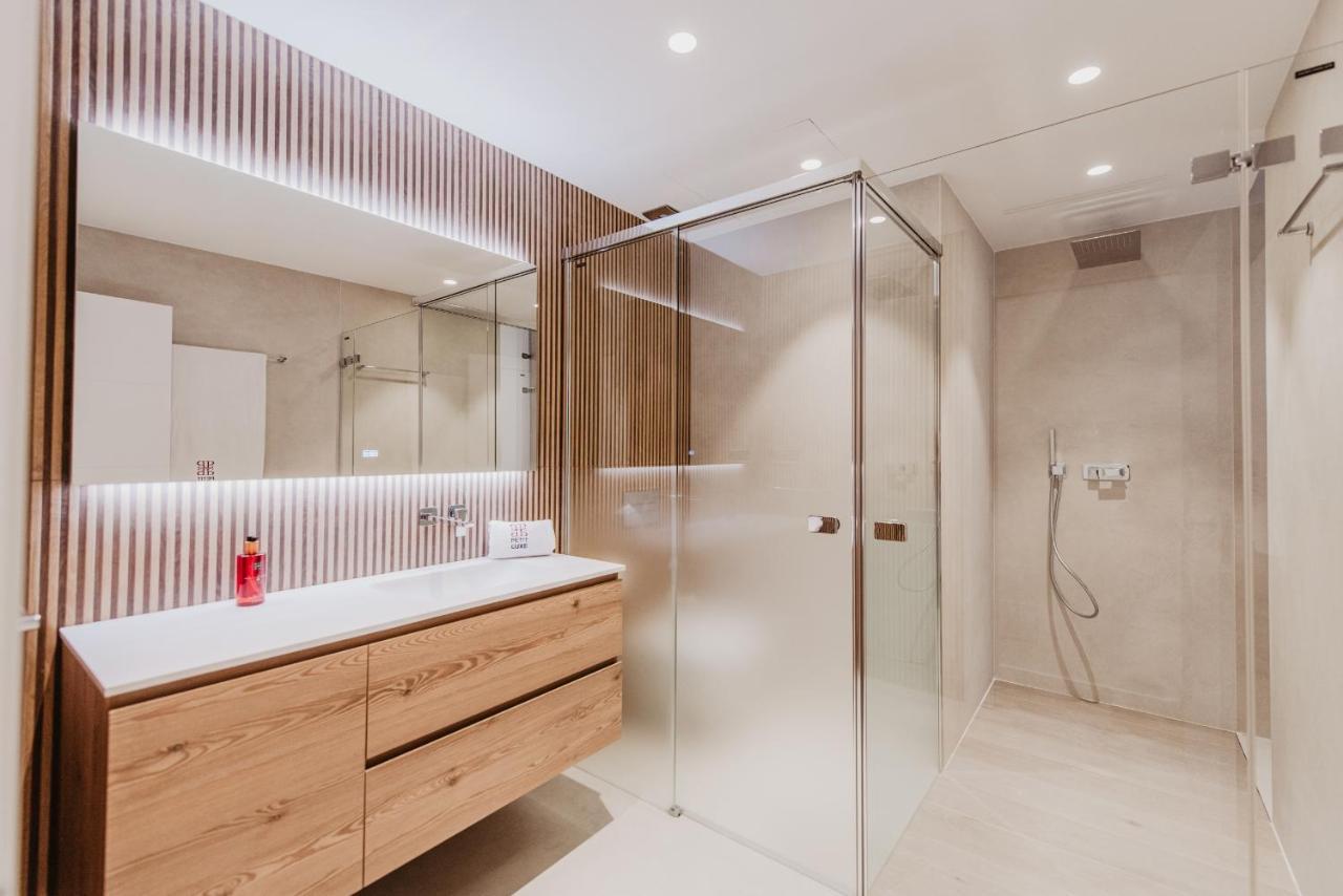 Petit Luxe St. Pere