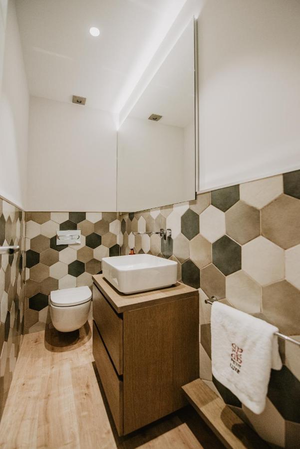 Petit Luxe St. Pere Apartment