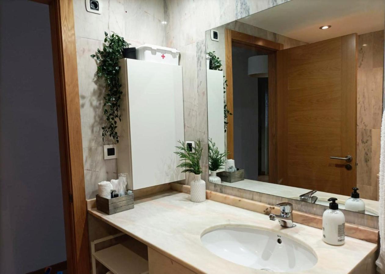 Con Terraza, Plaza America Apartment