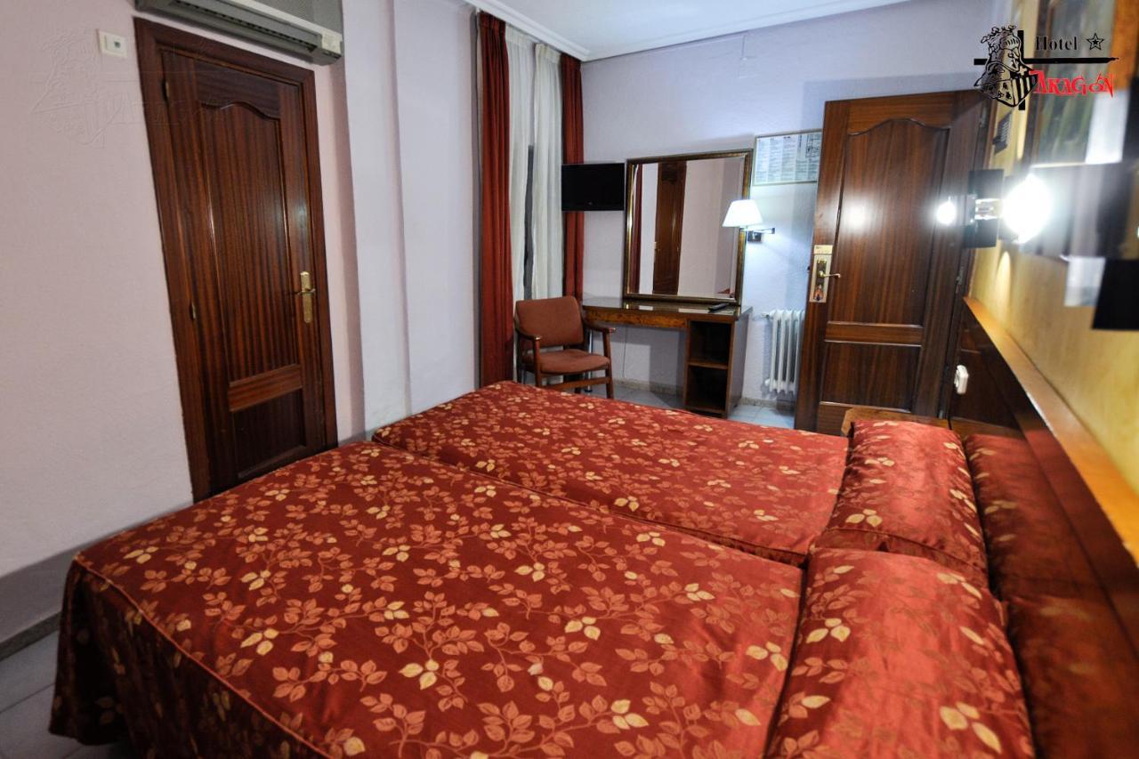 Aragon Hotel *