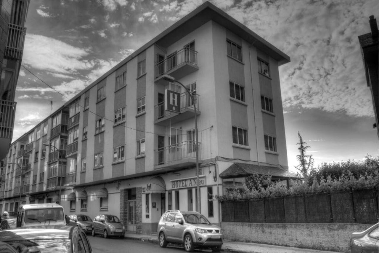 A Nieu Hotel Jaca