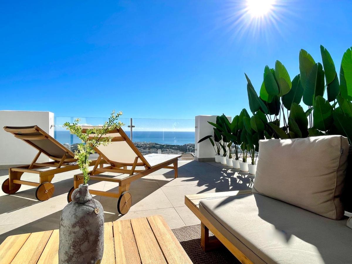Bayview -superb Luxurious Sea View Penthouse With Private Hot Tub By Solrentspain