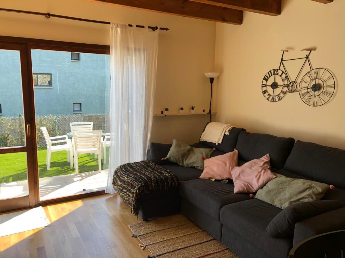 Familiar Con Jardin Y Piscina Holiday home