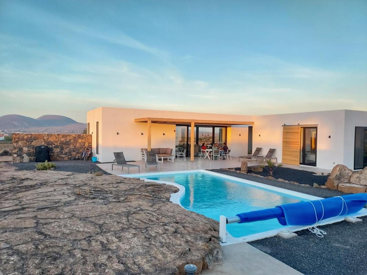 Villa Tabaiba En Con Piscina *