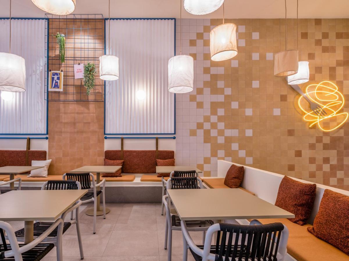 Latroupe Poblenou Hostel Barcelona