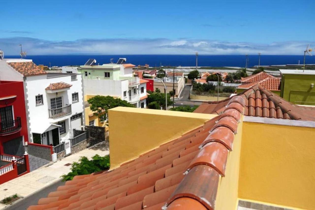 Holiday home Casa Totalmente Renovada En Zona Muy Tranquila!!! Vistas Al Mar Y Montana