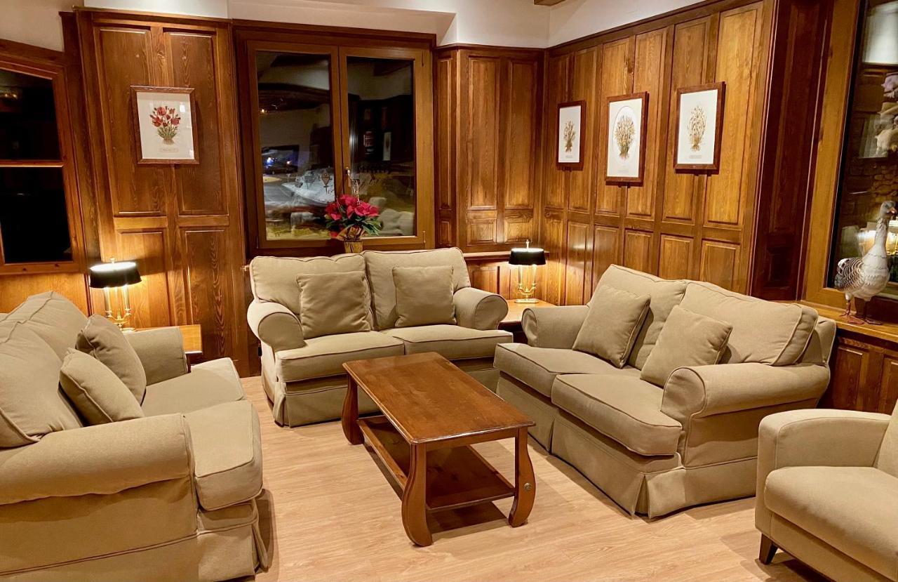 Lacreu Hotel 3*