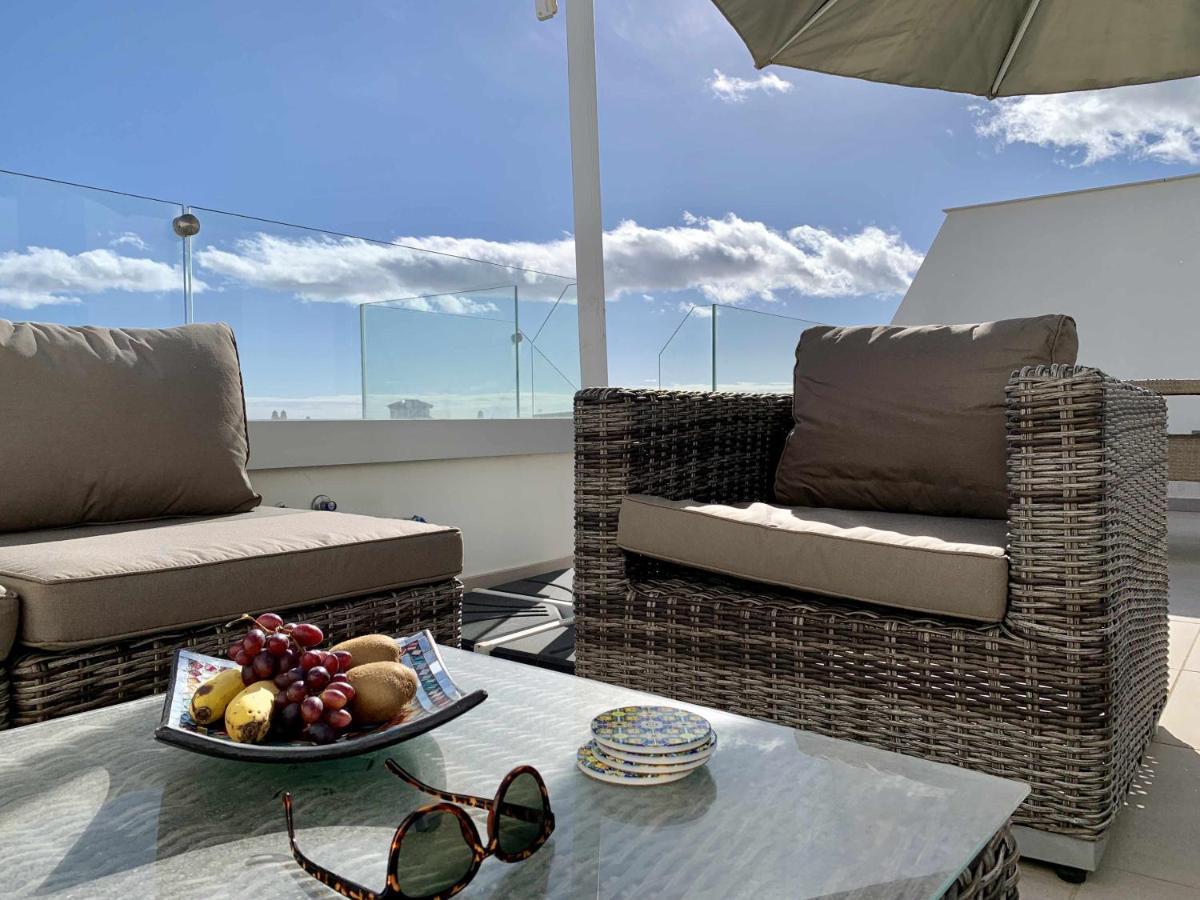 Vivienda Familiar Con Azotea Fenomenal * Torrox
