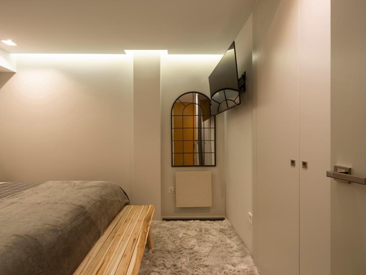 Snow Apartment *