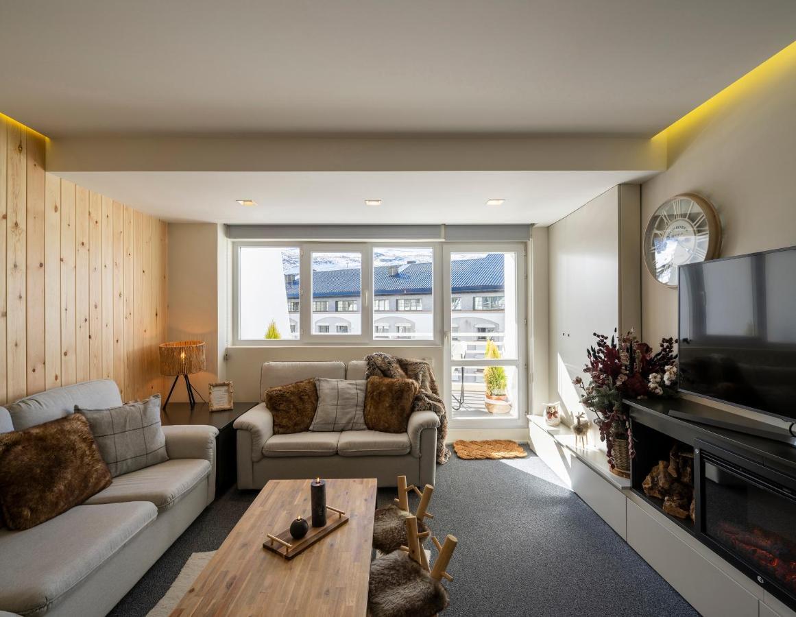 Snow Apartment *