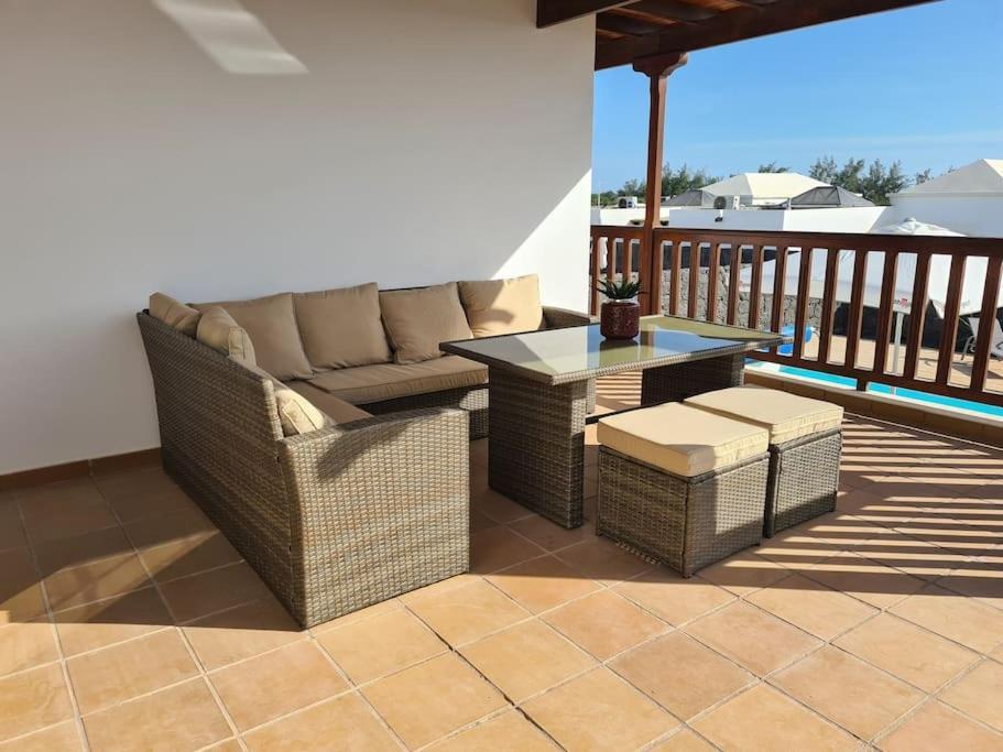 Luxury 4-bedroom With Heated Pool + Sea View Villa Playa Blanca (Lanzarote)