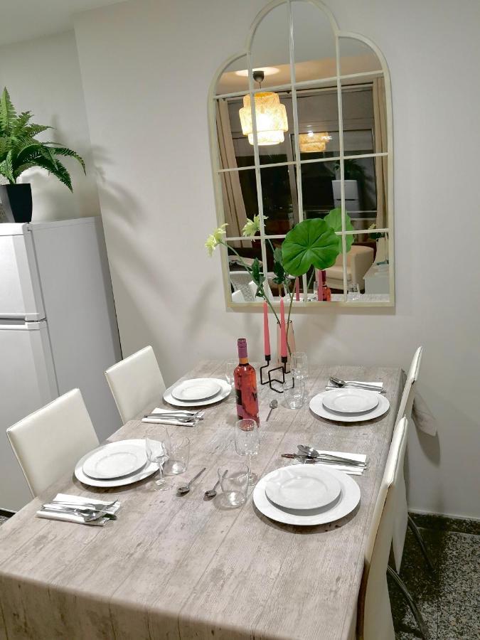 Seahomes Vacations, Beach&pool, In Fenals Apartamento *