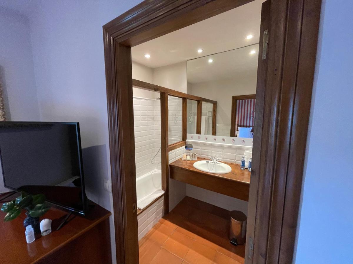 Hotel Rectoral De Cines 4*