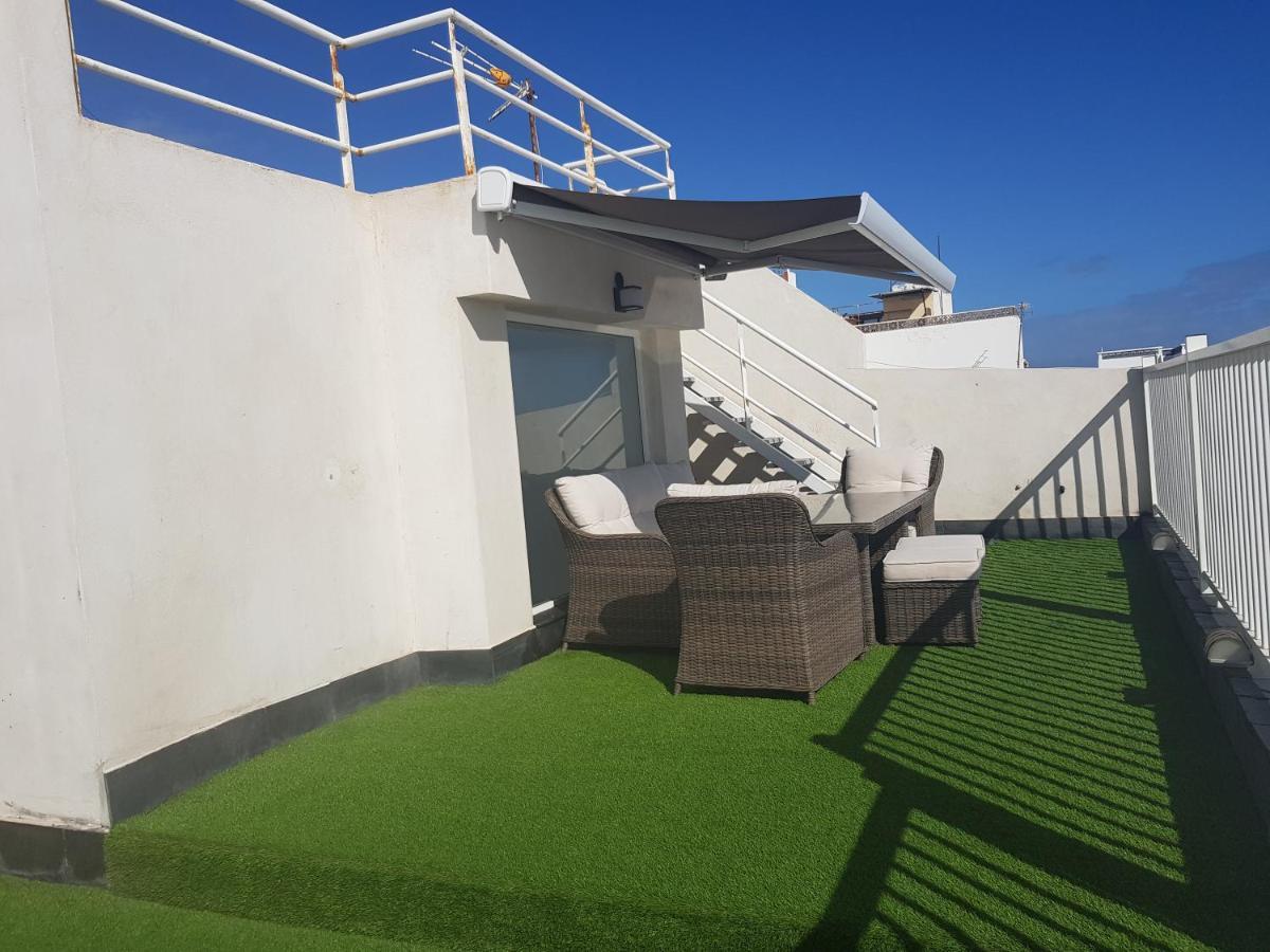 Precioso ático Con Mucho Encanto Y Vistas Al Mar. Apartamento *