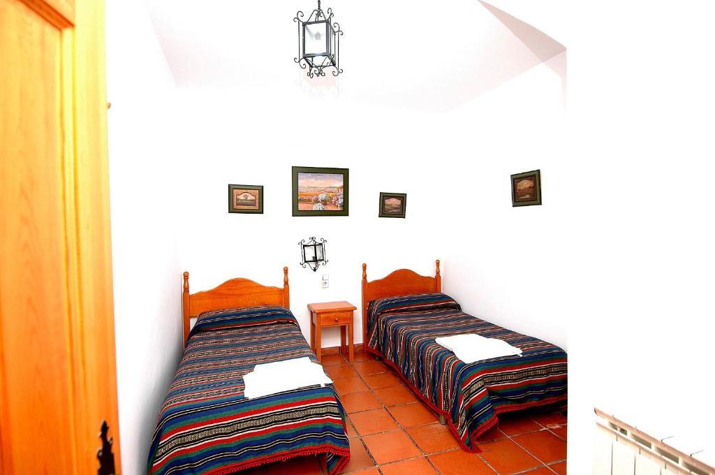 Apartamento Turísticos Rural Tinaos Bubión