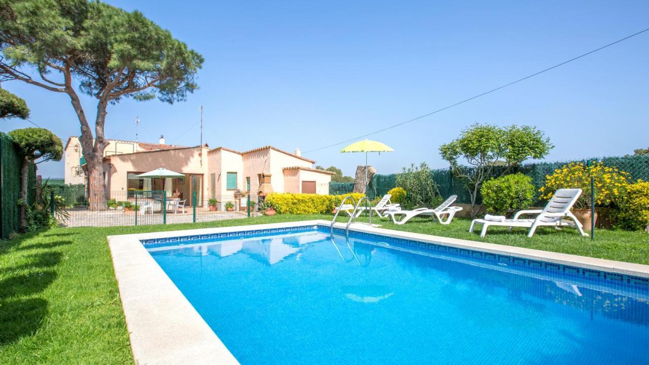 1 Tp - Esclanya Villa
