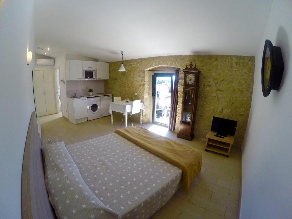 Fonda Comerc Estudio Doble * Torroella De Montgri