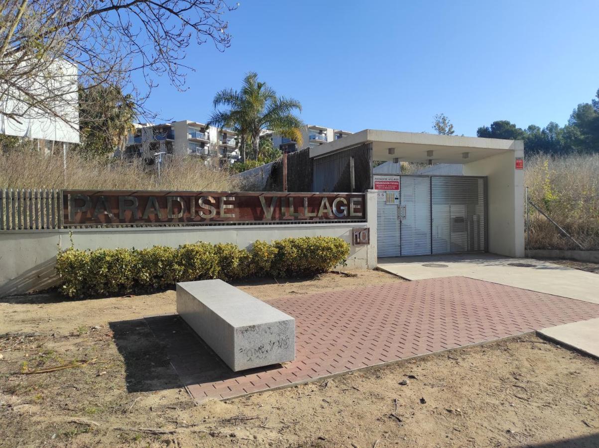 Paradise Village Port Aventuras *
