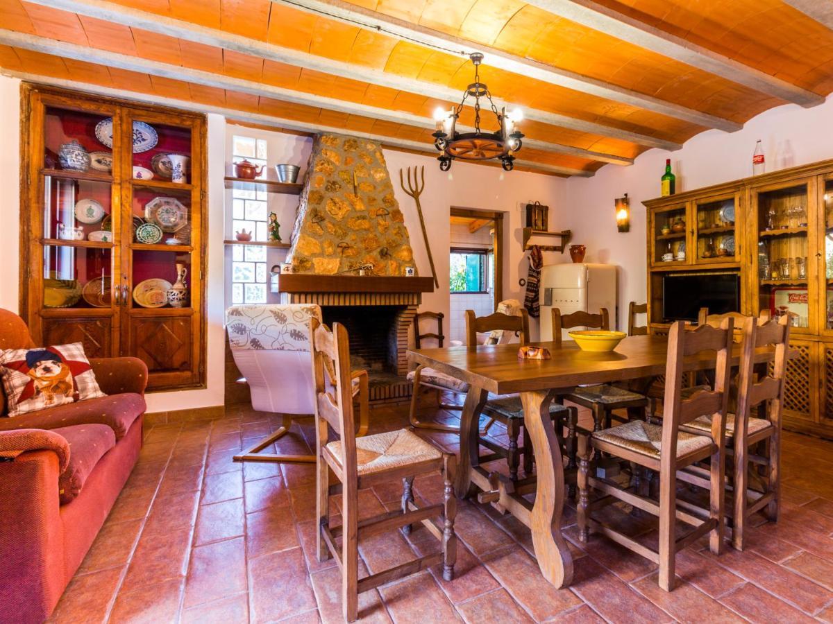 Cortijo Fuente Del Lino
