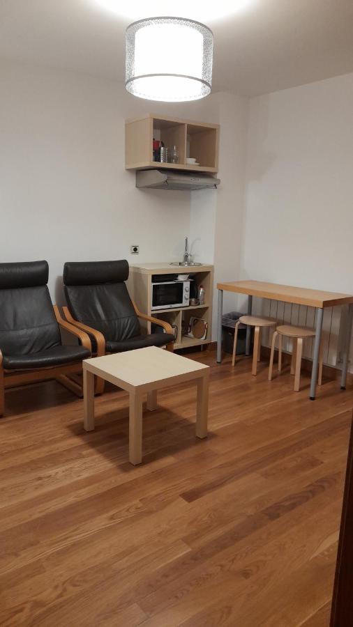 Apartamento Y Estudios La Ristra
