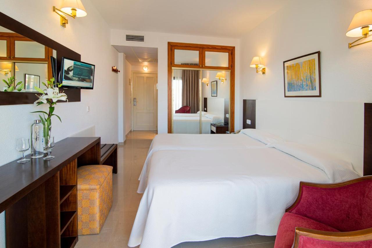 Amoros Hotel 3*