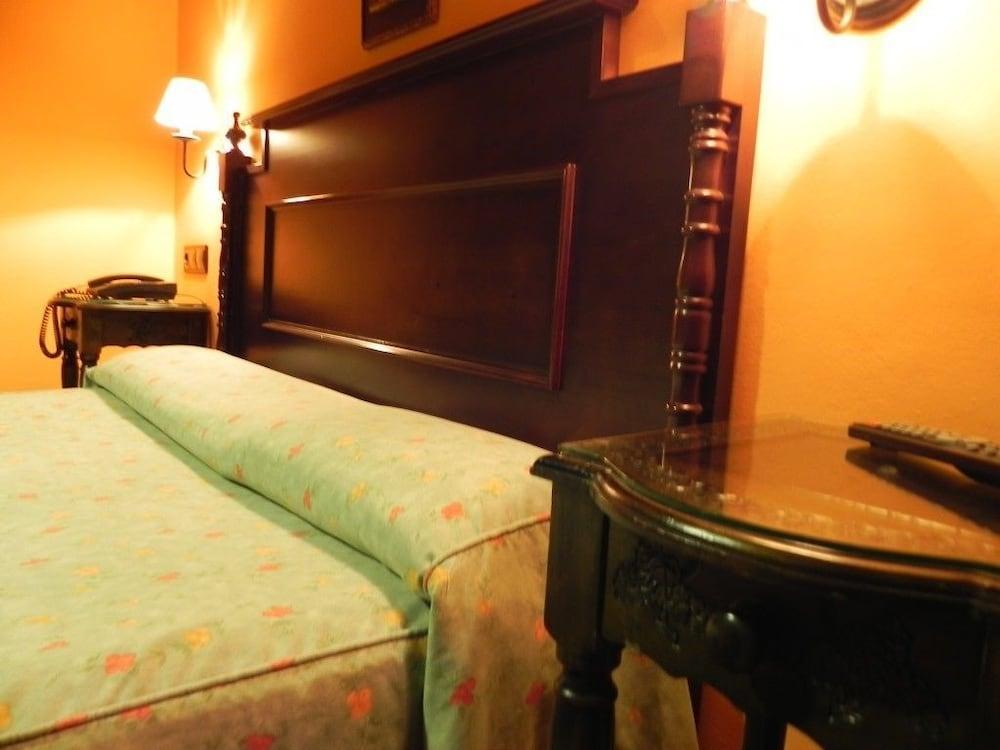 La Del Rey Hotel 3*