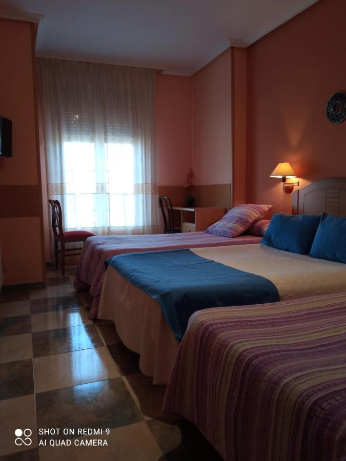 Glorias Hotel 2*