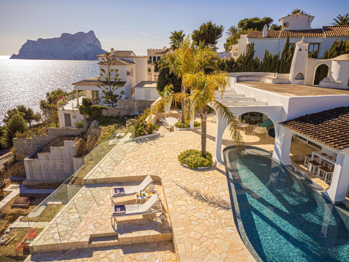 Vertigo- Managed By Almarina Villa *