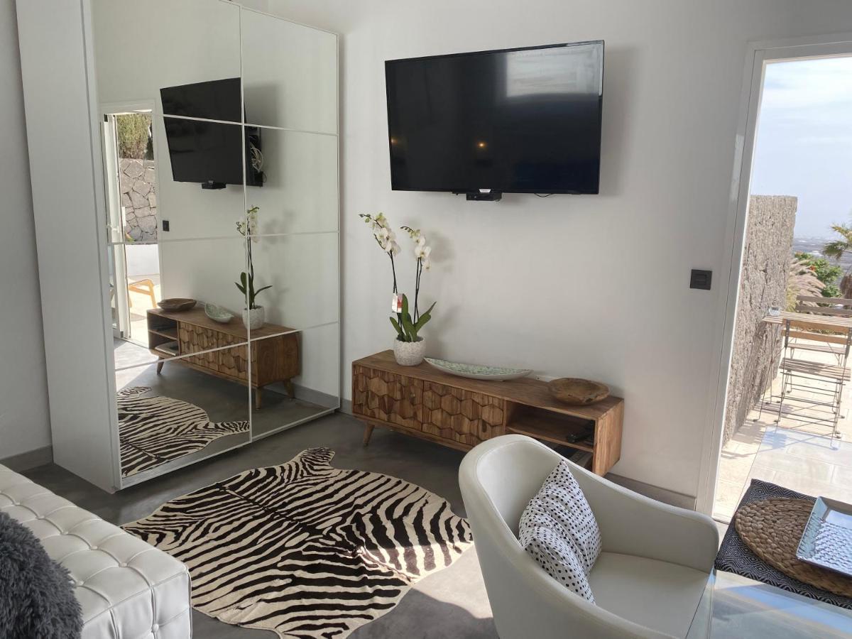 Luxury Studio, Sea View, Pool Apartment