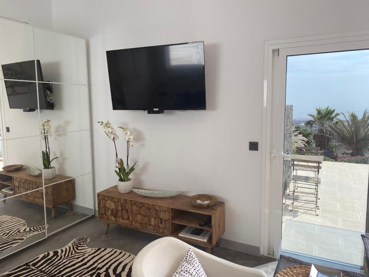 Luxury Studio, Sea View, Pool Apartment