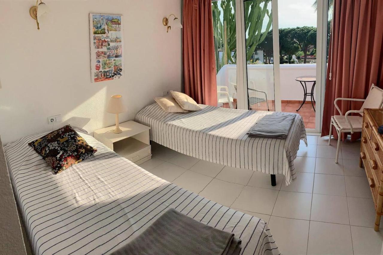 Holiday home Calahonda - Sleeps 6 - Parking - Garden - Pool