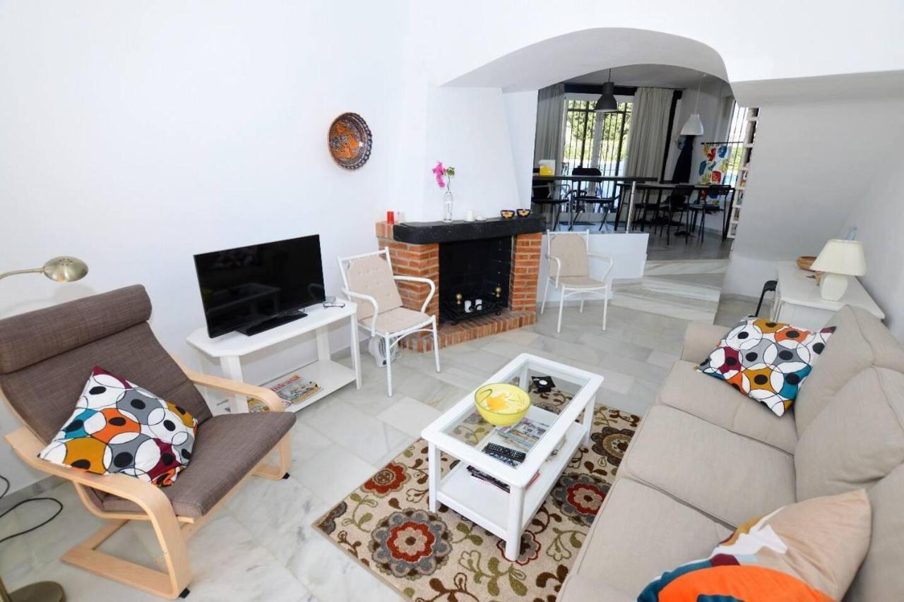 Holiday home Calahonda - Sleeps 6 - Parking - Garden - Pool