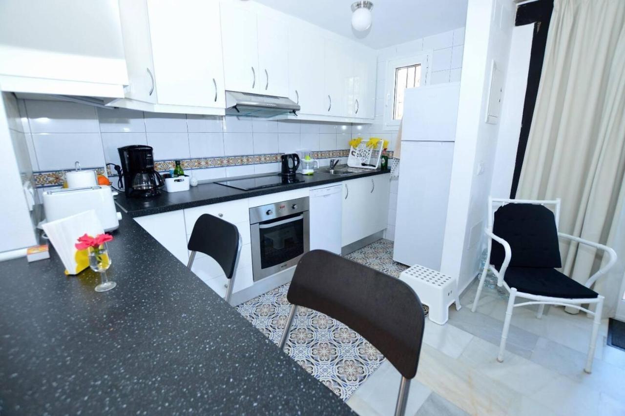 Holiday home Calahonda - Sleeps 6 - Parking - Garden - Pool
