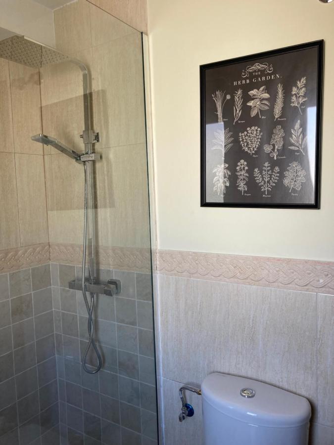 Bonita Casa A Estrenar En Paraje Natural A 35 Minutos De Sevilla
