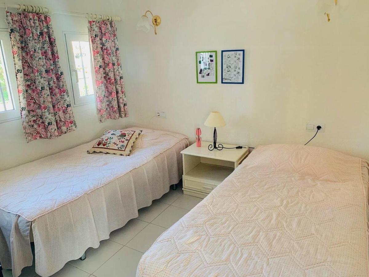 Holiday home Calahonda - Sleeps 6 - Parking - Garden - Pool *