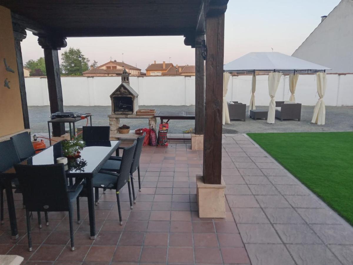 Villa Mimar De Pinares Holiday home Nava de la Asuncion