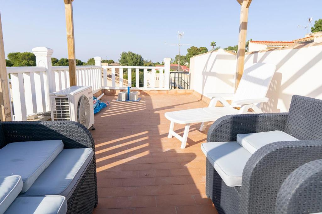 Spacious 2 Bed Detached With Communal Pool Villa
