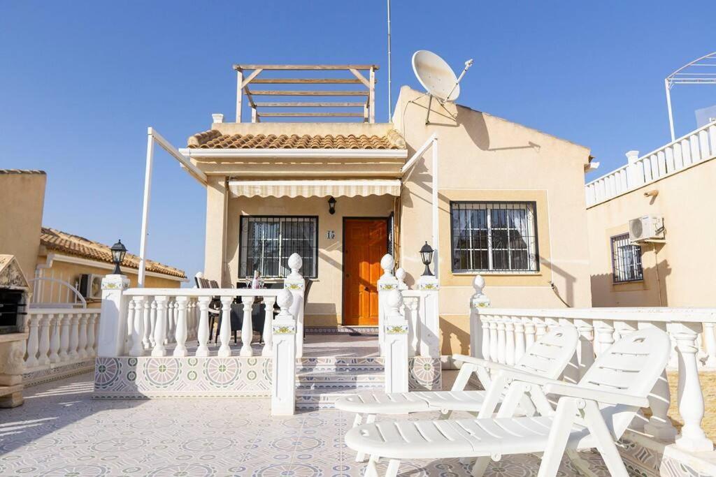 Spacious 2 Bed Detached With Communal Pool Villa La Florida (Valencia)