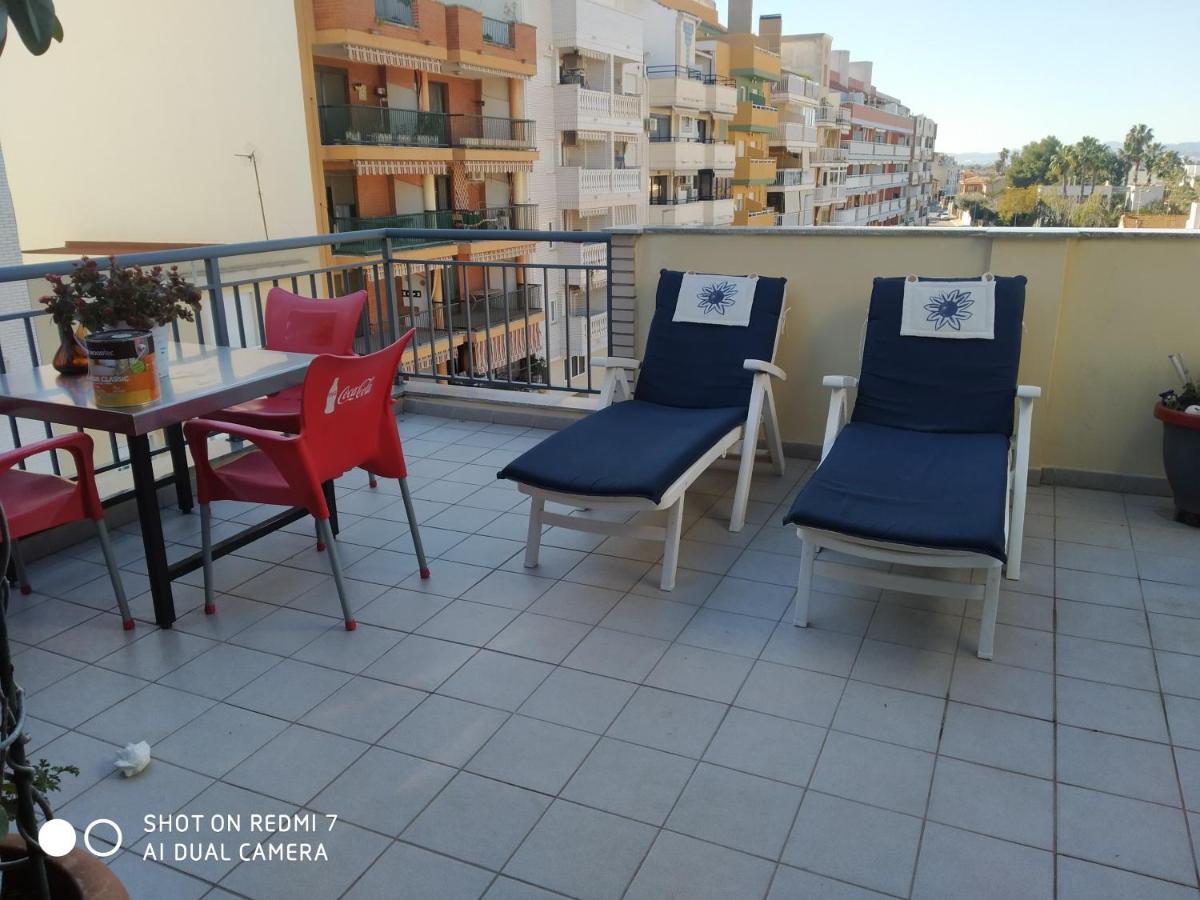 Homestay Familiar En Un Atico Con Gran Terraza Y,cocina ,en La Playa Burriana