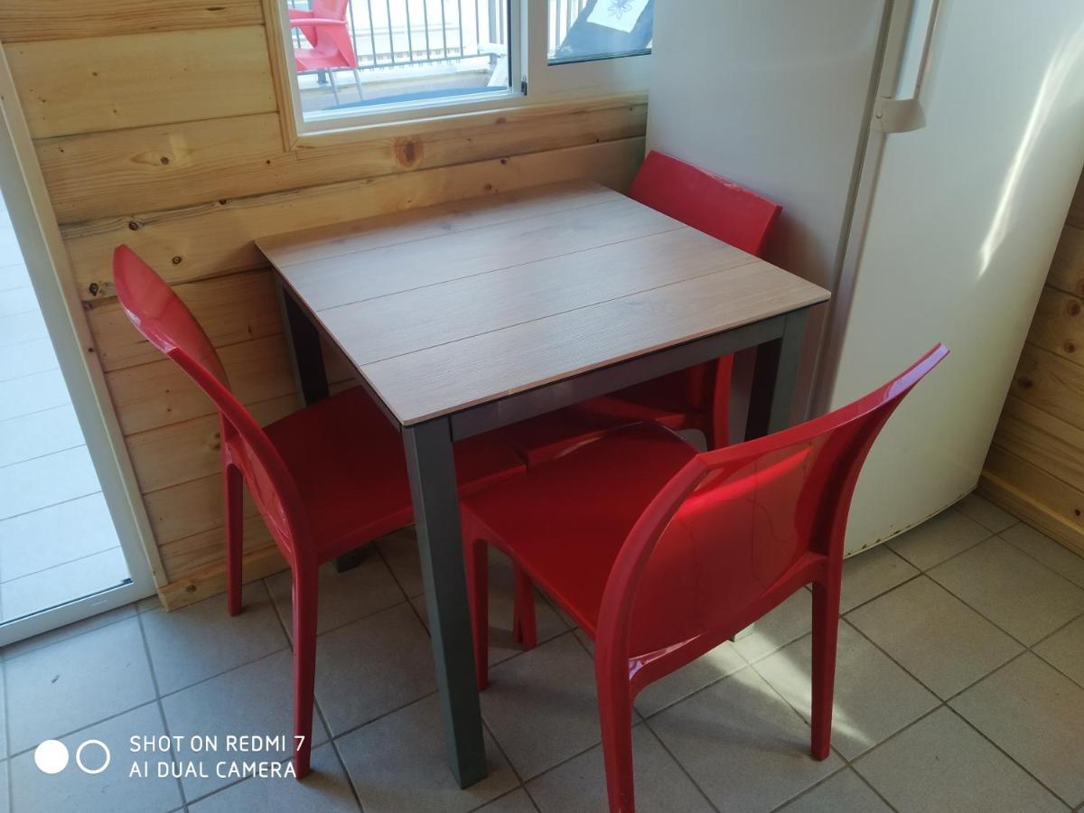 Familiar En Un Atico Con Gran Terraza Y,cocina ,en La Playa Homestay *