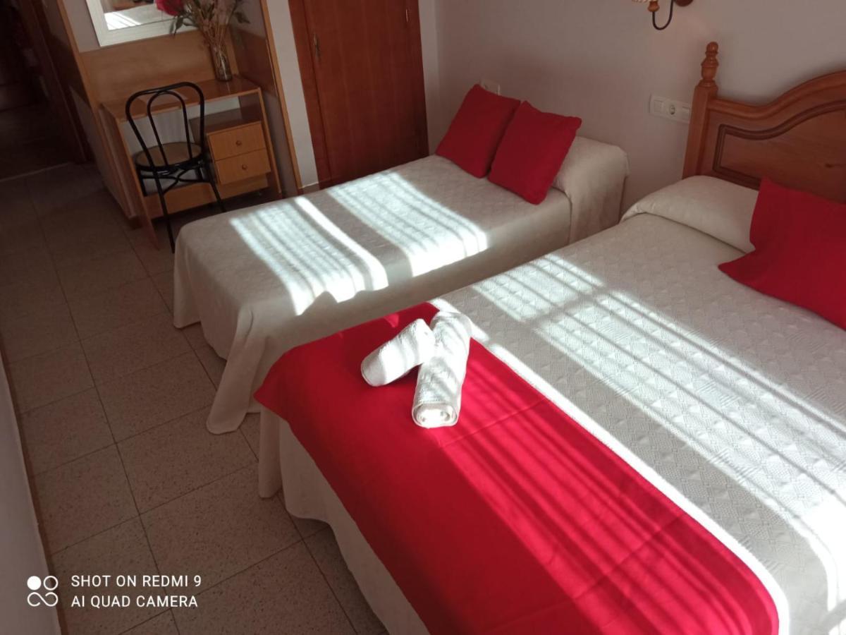 Glorias Hotel 2*